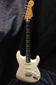 Fender Japan ST62 Stratocaster Off-White Used Electric Guitar Best Deal Japan