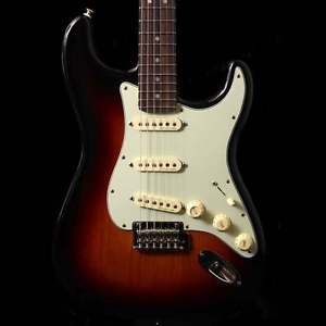 Fender 2016 Deluxe Roadhouse Stratocaster 3-Tone Sunburst, Pre-Owned