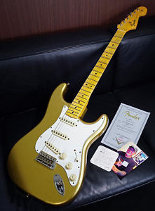 Used Fender Custom Shop ‘64 Stratocaster Journeyman Relic Aztec Gold MN Guitar