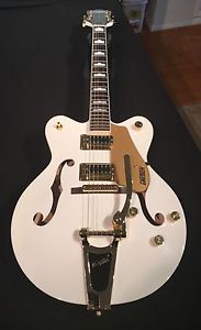 Gretsch G5422t White hollow body In Excellent Condition!