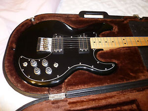 Peavey T-60 in very nice shape w/OHSC.  Made in the U.S., early 80s vintage.
