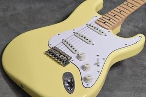 Fender Japan Japan ExclusiveYngwie Malmsteen Signature Stratocaster Yellow White