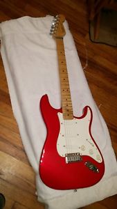 Fender Stratocaster Plus 1989/90 Sweet Plus. Frost Red