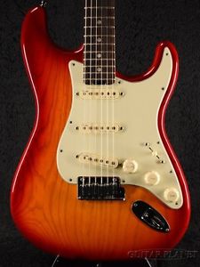 Fender: USA American Elite Stratocaster -Aged Cherry Sanburst / Rosewood- 2015