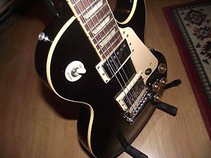 GIBSON LES PAUL STANDARD TRADITIONAL IN EBONY BLACK WITH ORIGINAL HARD CASE