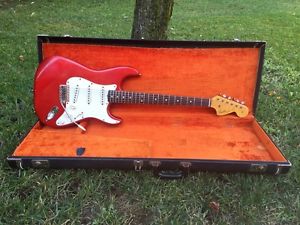 1966 Fender Stratocaster Candy Apple Red vintage