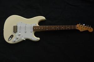 FENDER JAPAN SMALL BODY MEDIUM SCALE 628 MM 24.75 IN STRAT RARE EARLY 90S N MINT