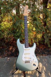 1983 Squier by Fender JV strat '62 stratocaster ( made in Japan )