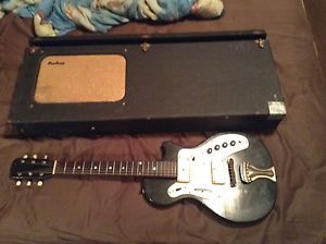 1964 Airline 7214 Amp in Case With Guitar Combo, 2 Pickup, Original, Plays Great