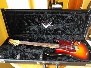 Fender Custom Shop Custom Deluxe Stratocaster Sunburst / Excellent w/ G&G Case