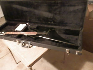 1980 RARE HONDO H-1 DEATH DAGGER POINTY ELECTRIC GUITAR,W/ORIG CASE,HANG TAGS !!