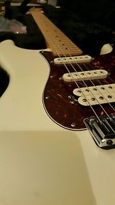 Fender usa stratocaster Delux 60th Anniversary HSS 2014