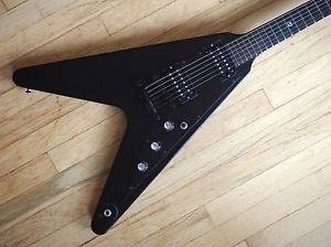 2001 Gibson Gothic Series Flying V Electric Guitar Satin Black w/ Original Case