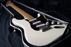 Fender Stratocaster 1999 USA Rare Colour White Blonde with Case