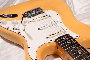Fender 1976 Stratocaster White / Rosewood Used  w/ Hard case