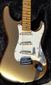 Fender 2016 USA Pro Stratocaster Limited Edition Gold Metallic Strat, Telecaster