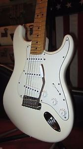 2008 Fender American Standard Stratocaster Electric Guitar White w/ Orig Case