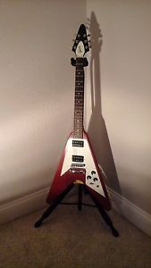 Gibson Flying V in faded Cherry w/ New Black Gig Bag and Hercules V Guitar Stand