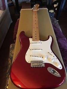 Fender American Special Stratocaster Maple Fingerboard with Gig Bag