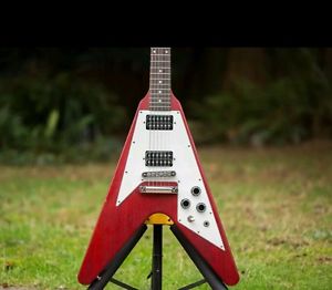 Gibson flying v satin cherry awesome playing and sounding guitar made in USA