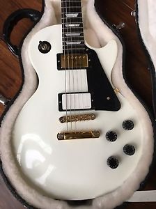 2007 Gibson Les Paul Studio Alpine White with EBONY FRETBOARD  and case
