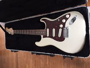2011 Fender American Deluxe Stratocaster, Strat, Olympic Pearl with Maple Neck