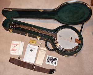 Deering 2009 Deluxe 6 Banjo Guitar with hard shell case