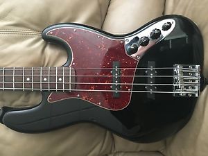 Fender Deluxe Active Jazz Bass (Black)