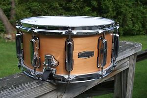 TAMA SOUNDWORKS CUSTOM 6.5X14 MAPLE SNARE DRUM