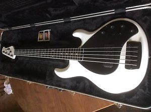 Ernie Ball Music Man Stingray 5  5-String Electric Bass Guitar