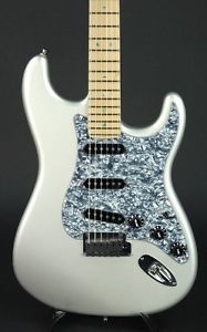 Fender American Deluxe Stratocaster in Chrome w/OHSC in Great Shape