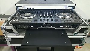 Numark NS7ii Digital DJ Controller w/Odyssey Flight Case