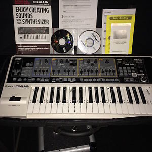 Roland GAIA SH-01 Keyboard Synthesizer (Roland Case Included)