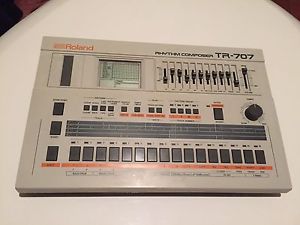 ROLAND TR-707 Rhythm Composer, vintage drum machine, top Zustand (301)