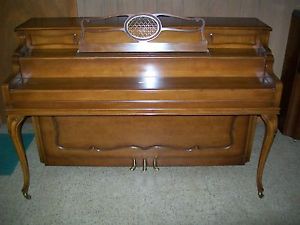 Krakauer Console Piano