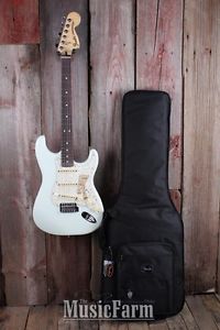 Fender® Deluxe Roadhouse Stratocaster Electric Guitar Strat with Deluxe Gigbag