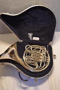 HOLTON H177 PROFESSIONAL FARKAS DOUBLE FRENCH HORN - EXC. PLAYING CONDITION