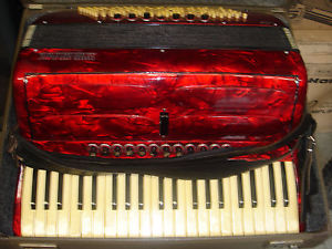 Vintage Soprani Ampliphonic Lido Accordion Italy Red