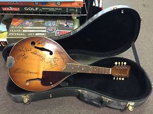 1960's Solid Top Paramount Mandolin W/case Signed By Bill Monroe And Others