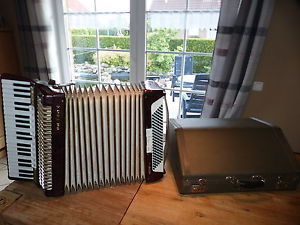 Hohner VERDI V 5 Akkordeon Acordeon Accordion im guten Zustand mit 120 Bässe