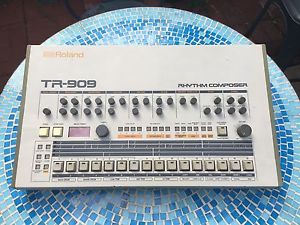 Roland tr 909 analog drum machine