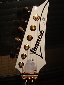 IBANEZ JEM7V WH STEVE VAI  NEW PERFECT CONDITION