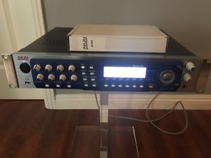 Akai Z8 Sampler
