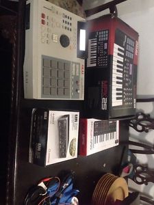 Akai MPC 2000xl internal zip drive, 8 outputs expansion