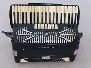 Sonola AA7 Accordion with Mic PickUp.  Full Size 120 Bass, 41 keys. Orig. owner.