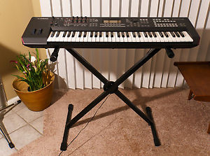 Yamaha MOXF6 Keyboard Synthesizer