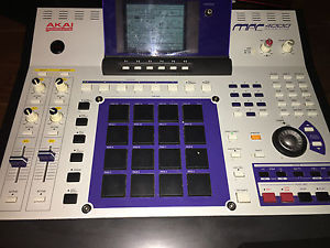 AKAI MPC 4000 Drum Machine Sampler for Production Studio MPC4000
