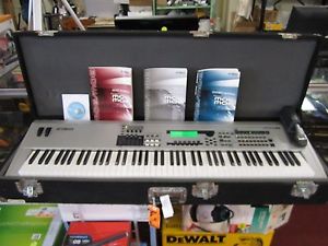 Yamaha MO8 Keybo