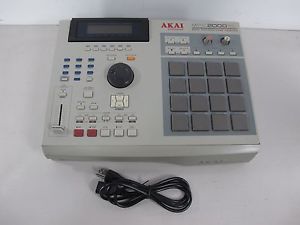 Akai MPC2000XL MIDI Production Center Sequencer Sampler w/ Memory Card Reader