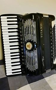 Accordion titano royel /4/5/Hand.made.reeds double tone.chamber excondition